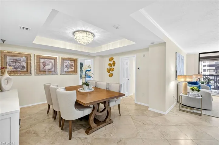 6075  Pelican Bay  BLVD, Naples, FL 34108