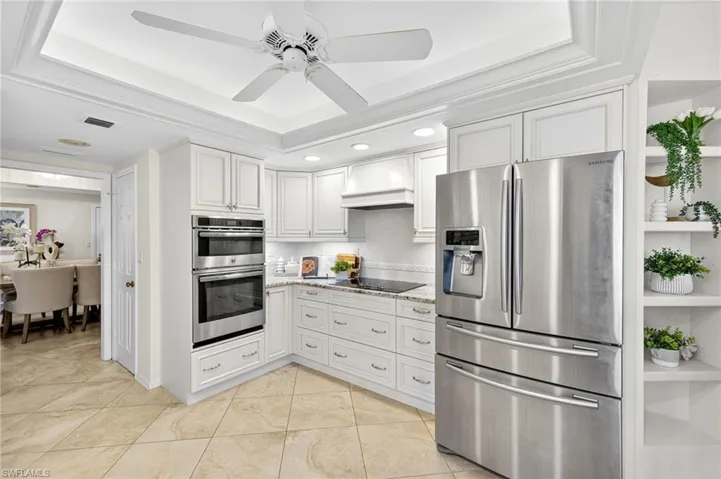 6075  Pelican Bay  BLVD, Naples, FL 34108