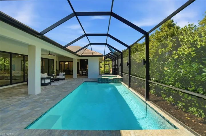 pool/lanai