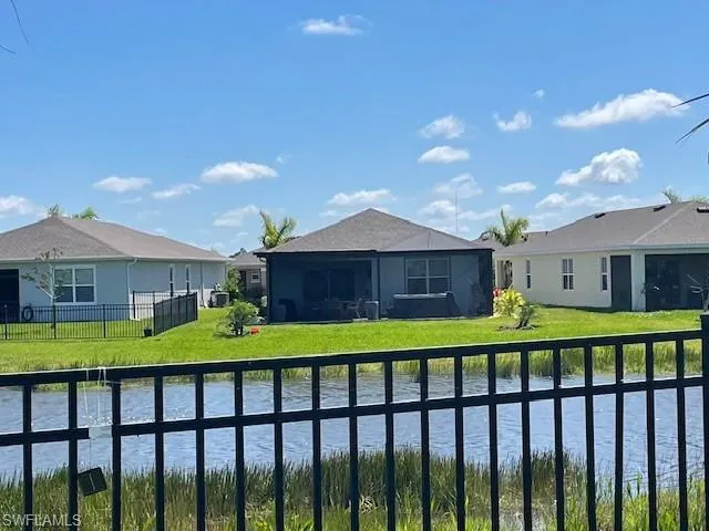 Garage with decorative driveway