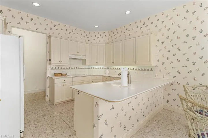 3211  Lancaster  DR, Naples, FL 34105