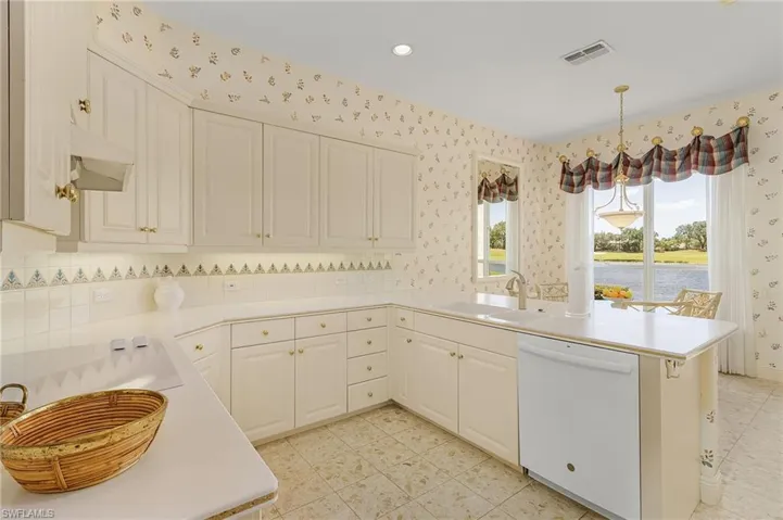 3211  Lancaster  DR, Naples, FL 34105