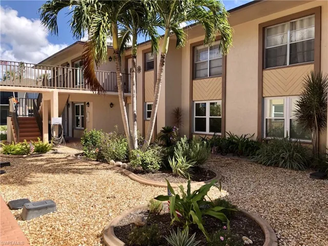 16881 Davis Rd 214, Fort Myers, Florida 33908