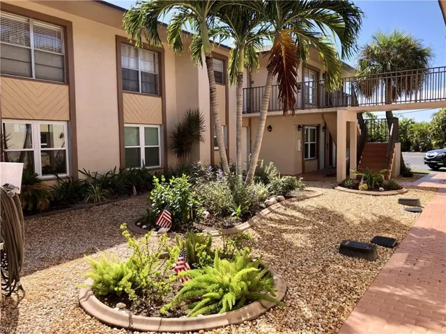 16881 Davis Rd 214, Fort Myers, Florida 33908
