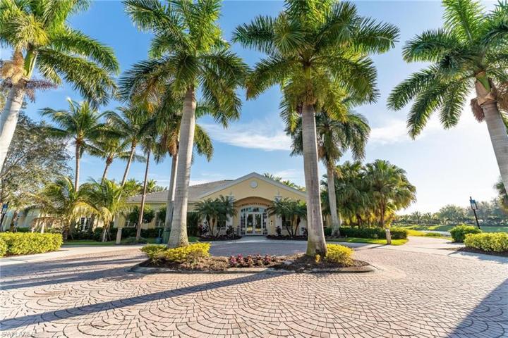2471  Blackburn  CIR, CAPE CORAL, FL 33991