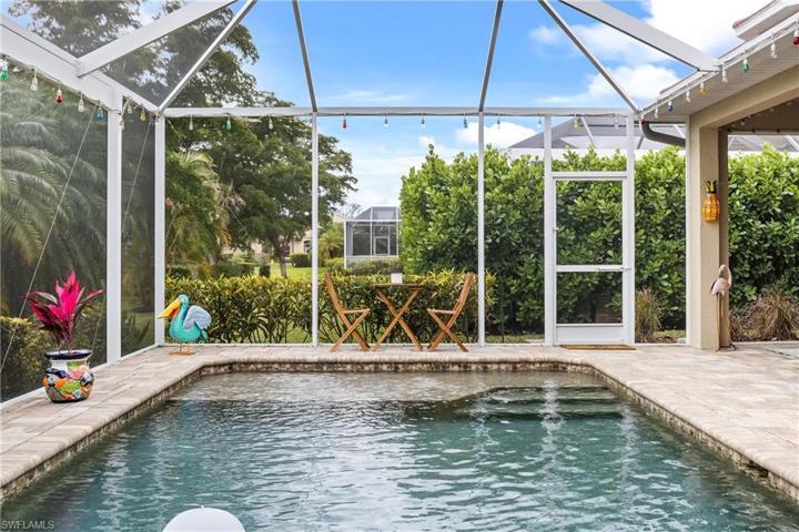 2471  Blackburn  CIR, CAPE CORAL, FL 33991