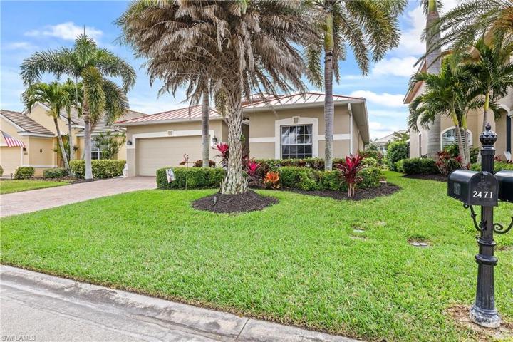 2471  Blackburn  CIR, CAPE CORAL, FL 33991