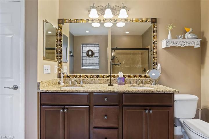 2471  Blackburn  CIR, CAPE CORAL, FL 33991