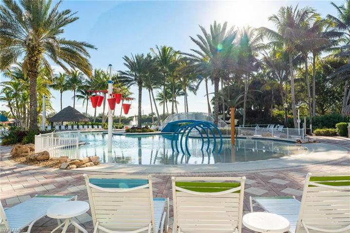 2471  Blackburn  CIR, CAPE CORAL, FL 33991