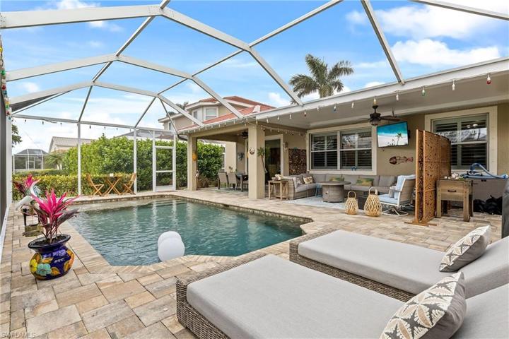 2471  Blackburn  CIR, CAPE CORAL, FL 33991