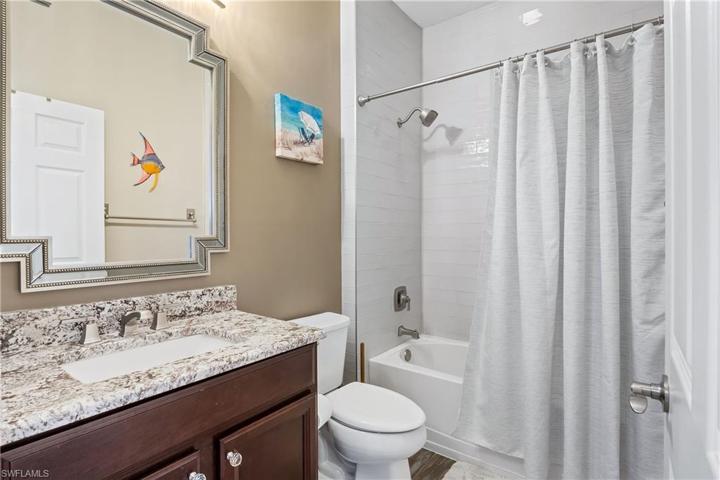 2471  Blackburn  CIR, CAPE CORAL, FL 33991