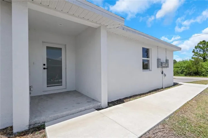 912-914 Ainsworth St W, Lehigh Acres Fl 33974