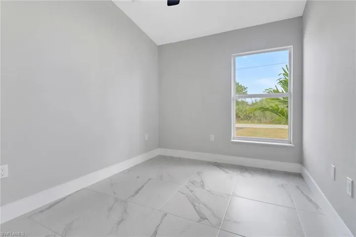 912-914 Ainsworth St W, Lehigh Acres Fl 33974