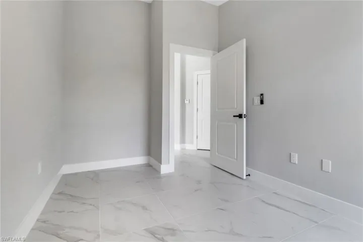 912-914 Ainsworth St W, Lehigh Acres Fl 33974
