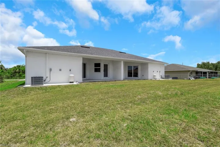 912-914 Ainsworth St W, Lehigh Acres Fl 33974
