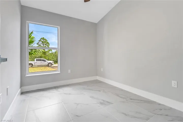 912-914 Ainsworth St W, Lehigh Acres Fl 33974