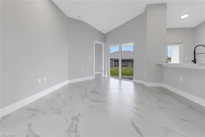 912-914 Ainsworth St W, Lehigh Acres Fl 33974