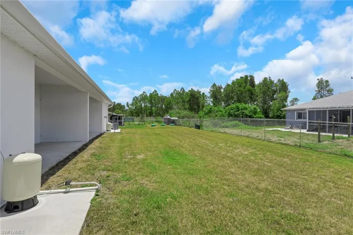 912-914 Ainsworth St W, Lehigh Acres Fl 33974
