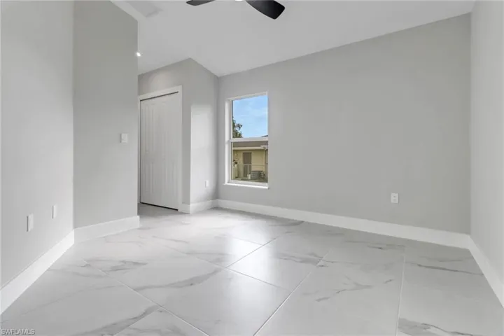 912-914 Ainsworth St W, Lehigh Acres Fl 33974