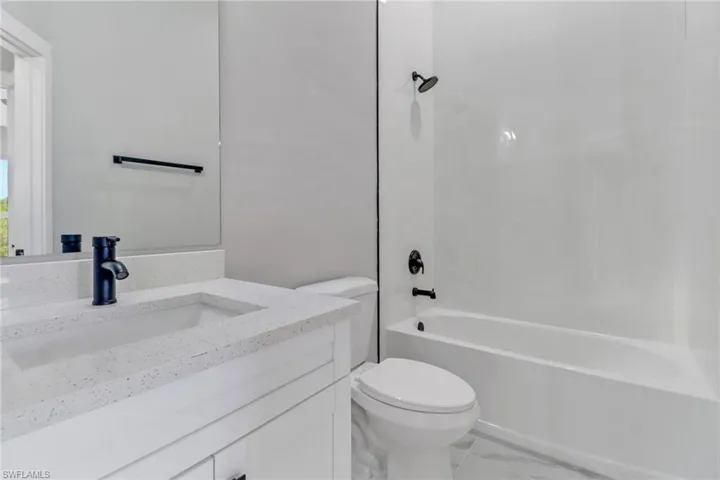 912-914 Ainsworth St W, Lehigh Acres Fl 33974