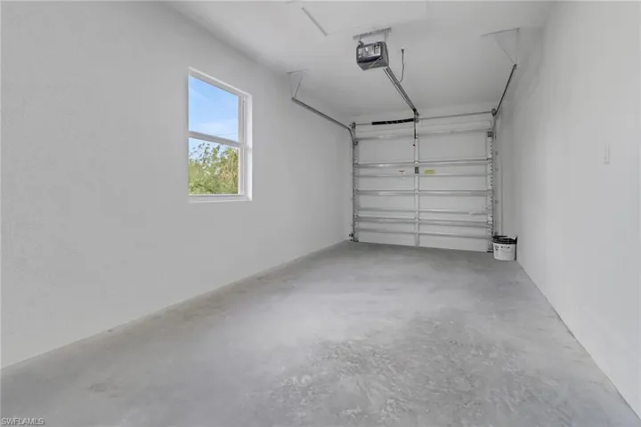 912-914 Ainsworth St W, Lehigh Acres Fl 33974