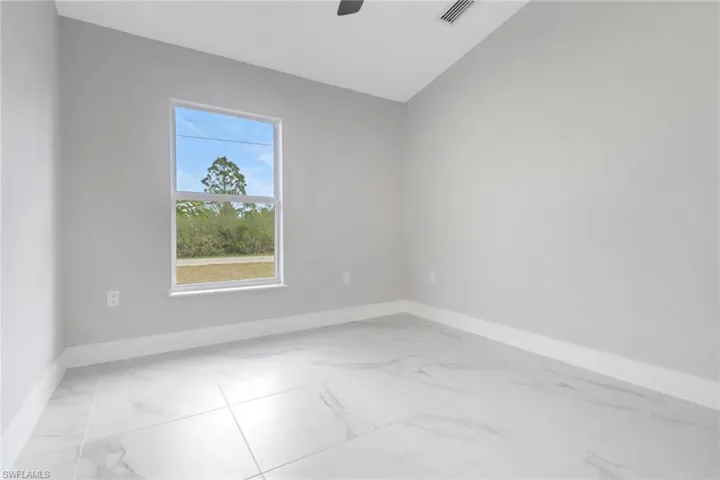 912-914 Ainsworth St W, Lehigh Acres Fl 33974