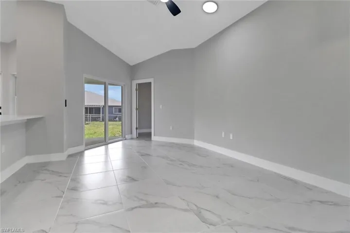 912-914 Ainsworth St W, Lehigh Acres Fl 33974