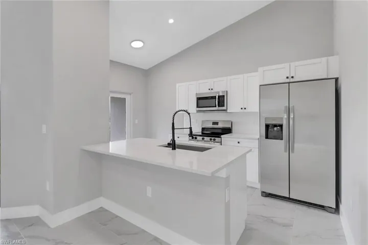 912-914 Ainsworth St W, Lehigh Acres Fl 33974