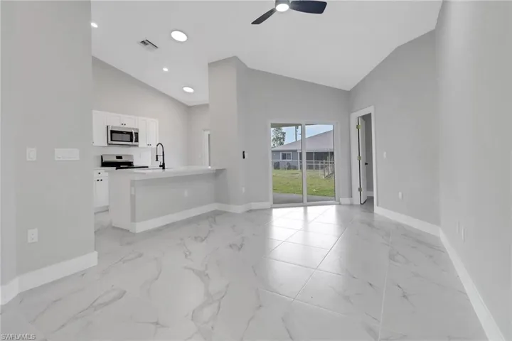 912-914 Ainsworth St W, Lehigh Acres Fl 33974