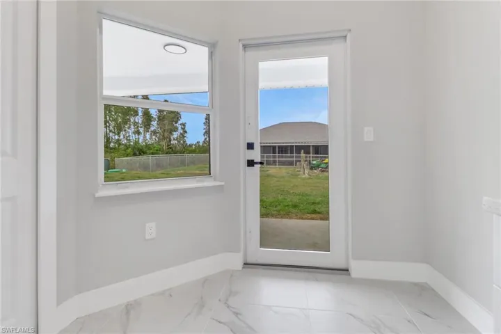 912-914 Ainsworth St W, Lehigh Acres Fl 33974