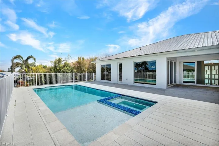 2029 Sw 41st St, Cape Coral, Florida 33914