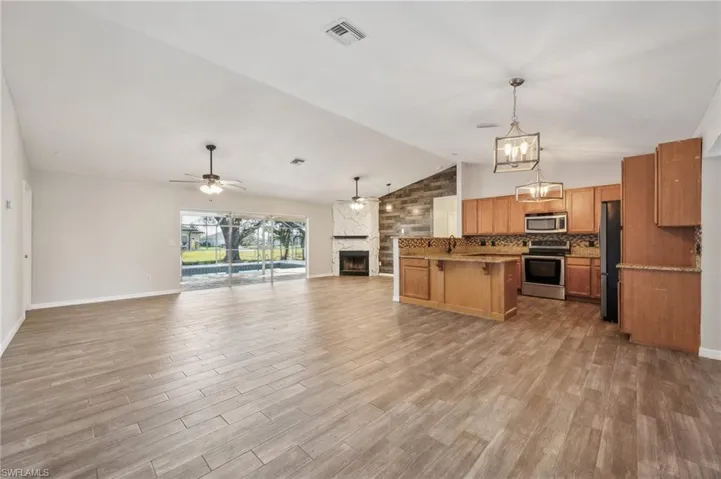 1415 Nw 9th Ave, Cape Coral Fl 33993