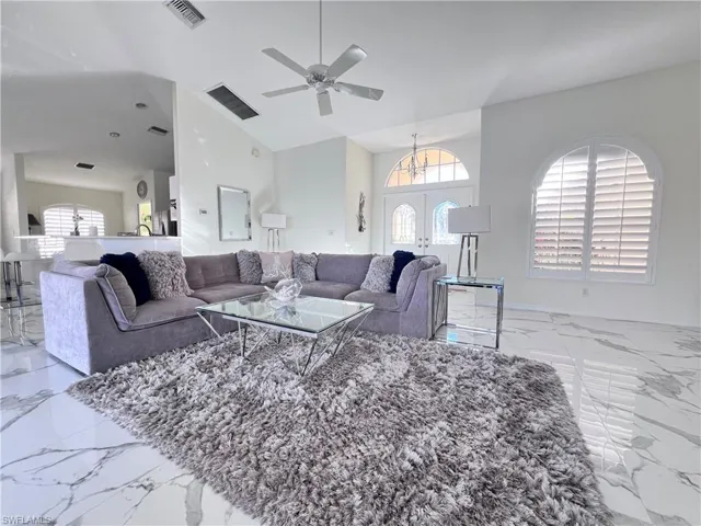 1031 Tivoli Ln, Naples, Florida 34104