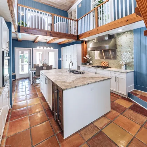 374 14th Ave S, Naples, Florida 34102