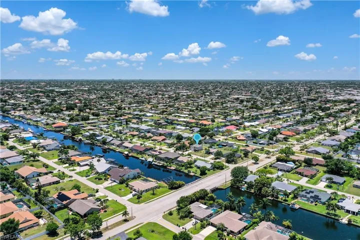 Non-Gated Neighborhood In SE Cape Coral