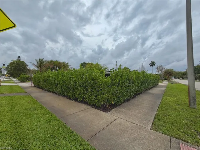 1821 Winkler Ave, Fort Myers, Florida 33901