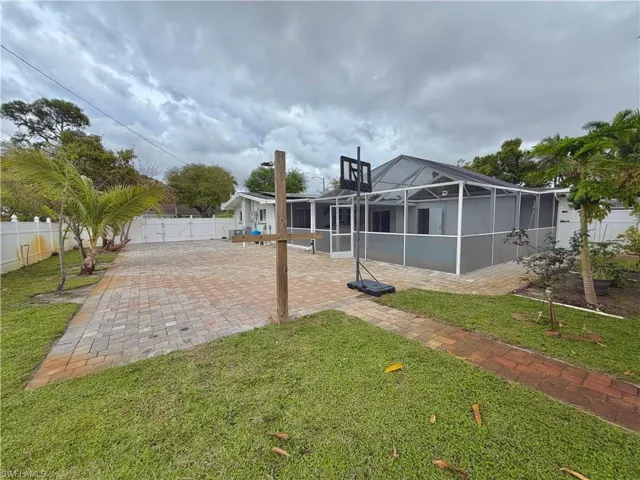 1821 Winkler Ave, Fort Myers, Florida 33901