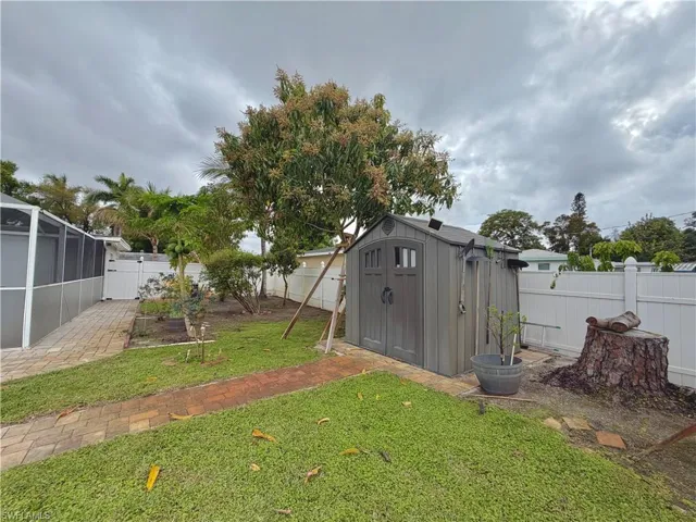 1821 Winkler Ave, Fort Myers, Florida 33901