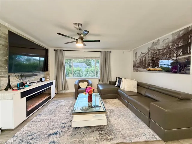 1821 Winkler Ave, Fort Myers, Florida 33901