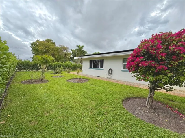 1821 Winkler Ave, Fort Myers, Florida 33901