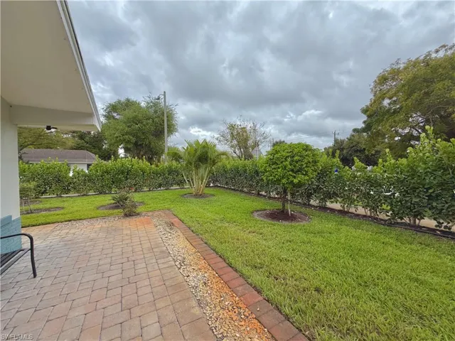 1821 Winkler Ave, Fort Myers, Florida 33901