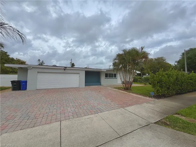 1821 Winkler Ave, Fort Myers, Florida 33901