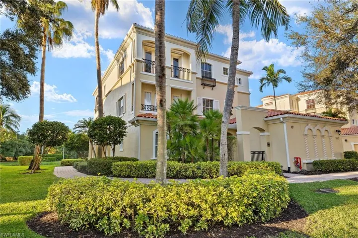 2647  BOLERO  DR, Naples, FL 34109