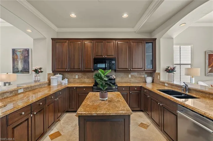 2647  BOLERO  DR, Naples, FL 34109