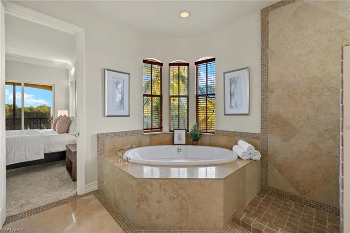 2647  BOLERO  DR, Naples, FL 34109