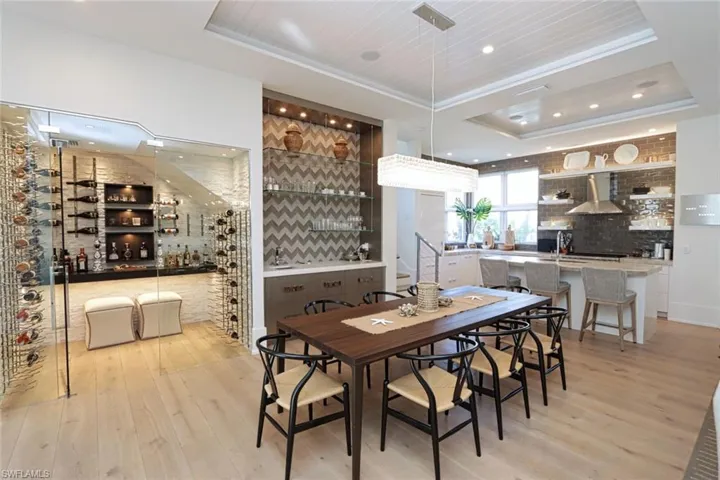 675 2nd St S, Naples, Florida 34102