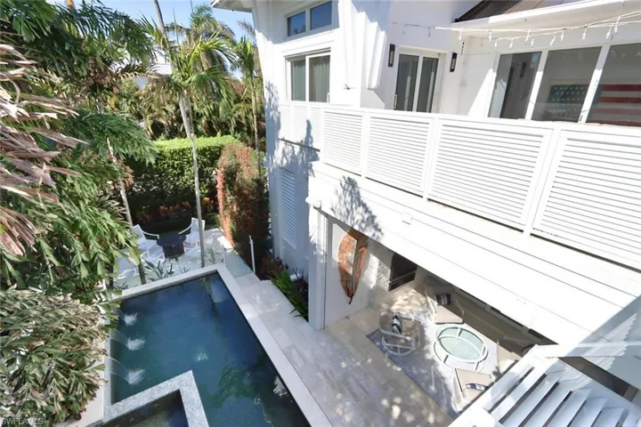 675 2nd St S, Naples, Florida 34102