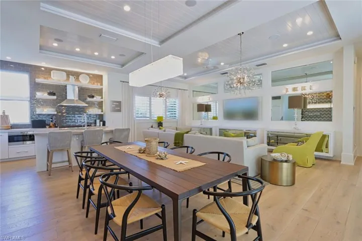 675 2nd St S, Naples, Florida 34102