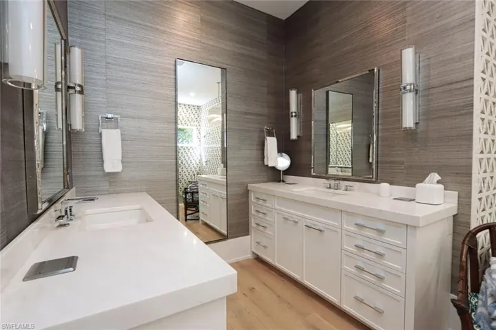 675 2nd St S, Naples, Florida 34102