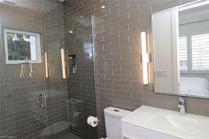675 2nd St S, Naples, Florida 34102